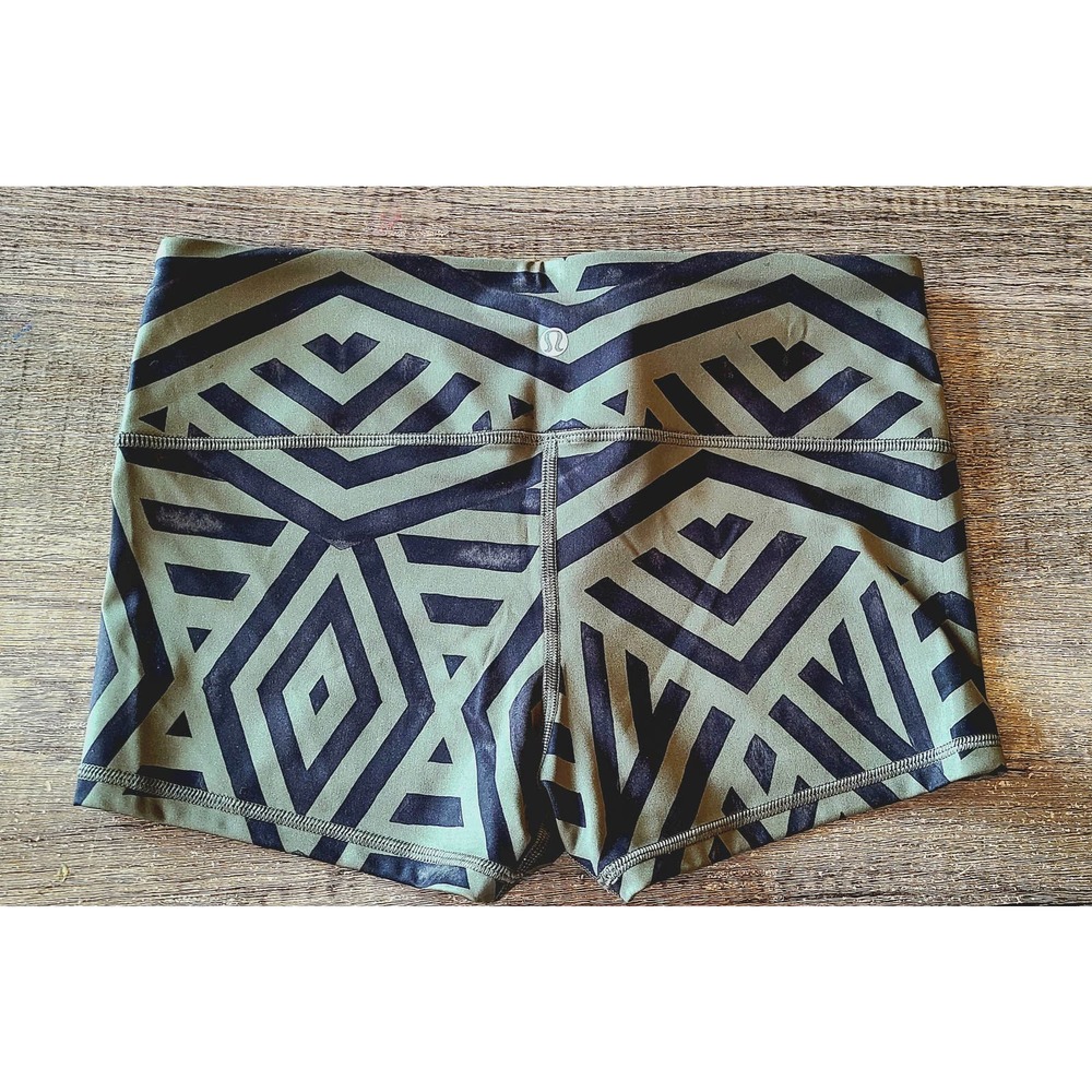 Lululemon Women's Sport Workout Shorts Size 6